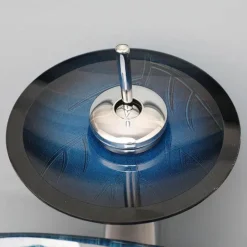 The Culinary Kit Küche & Esszimmer-Ovales Aufsatzwaschbecken aus gehärtetem Glas mit Wasserfall-Wasserhahn-Kombination