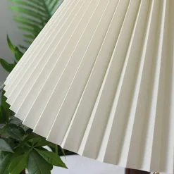 Bright Accents Beleuchtung-Plissierte Tischlampe aus Holz – Moderne, stilvolle Beleuchtung für Ihr Zuhause