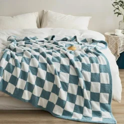 Cozy Haven Bettzeug-Plüschdecke mit Schachbrettmuster – weicher Überwurf für Sofa und Heimdekoration