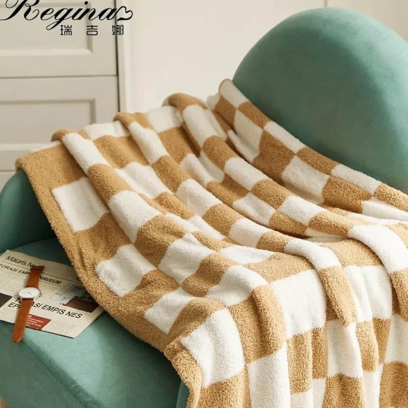 Cozy Haven Bettzeug-Plüschdecke mit Schachbrettmuster – weicher Überwurf für Sofa und Heimdekoration