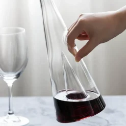 The Culinary Kit Küche & Esszimmer-Pyramiden-Weindekanter aus Glas – elegante Weinkaraffe