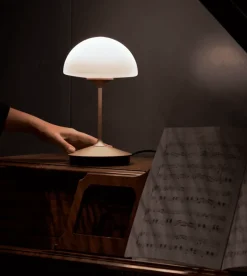 Glow u0026 Shade Beleuchtung-Quantum Beam Table Lamp - Modern LED Desk Light