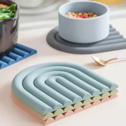 Tom Küche & Esszimmer-Regenbogen-Untersetzer-Set aus Silikon – hitzebeständige Tischsets für die Küche