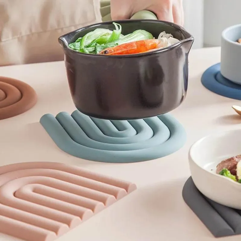 Tom Küche & Esszimmer-Regenbogen-Untersetzer-Set aus Silikon – hitzebeständige Tischsets für die Küche