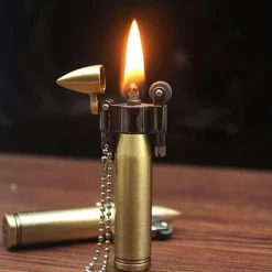 The Outdoor Vault Outdoor-Gadgets|Heimwerkzeuge-Retro Jet Feuerzeug Schlüsselanhänger - Metall Accessoire