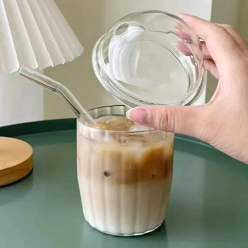 Plates u0026 More Küche & Esszimmer-Rosa Kaffeetasse aus Glas mit Fliege, Deckel und Strohhalm – süßes Trinkgeschirr