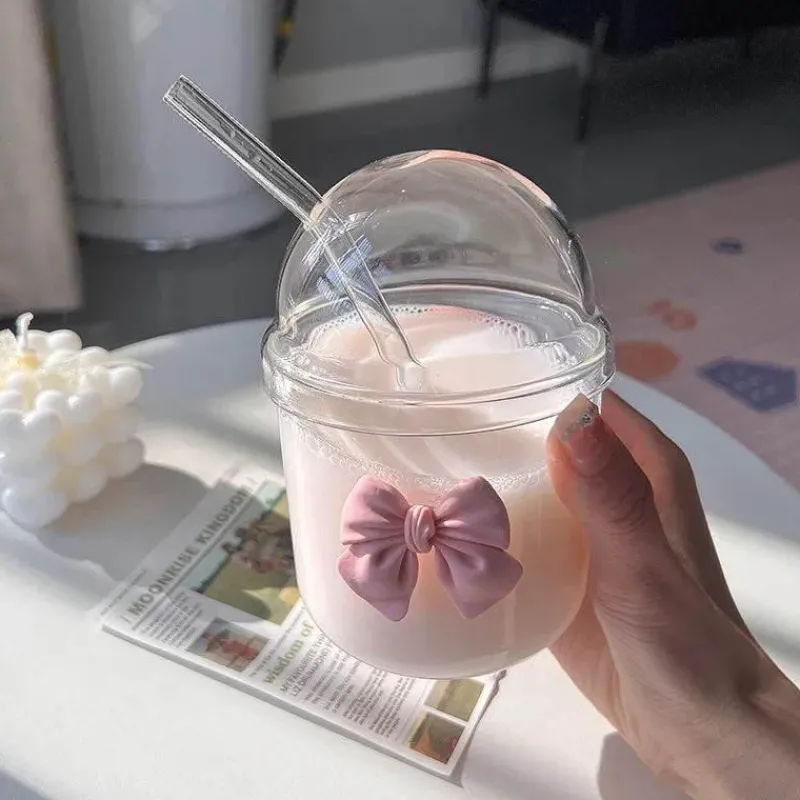 Plates u0026 More Küche & Esszimmer-Rosa Kaffeetasse aus Glas mit Fliege, Deckel und Strohhalm – süßes Trinkgeschirr