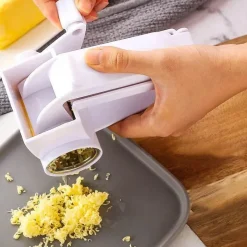 Tom Küche & Esszimmer-Rotierende Käsereibe aus Edelstahl – Küchenutensil