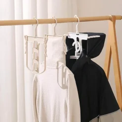 Tranquil Waters Badezimmer-Rutschfester, faltbarer Pullover-Kleiderbügel – platzsparender Kleider-Organizer