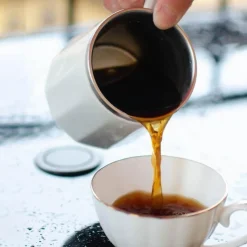 The Cozy Mug Küche & Esszimmer-Selbstmischender Kaffeebecher aus Edelstahl – Automatische Kaffeetasse