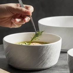 Elegance at the Table Küche & Esszimmer-Servierschüssel aus mattierter Keramik – Schale mit gerader Kante und Steinstruktur