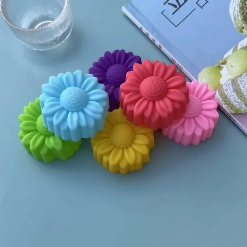 Tom Küche & Esszimmer-Silikon-Backformen-Set – 20-teilig, antihaftbeschichtet, hitzebeständig, Gänseblümchen-Design