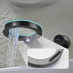 The Blissful Bath Badezimmer-Smarter LED-Badezimmerhahn – Eleganter Wasserhahn im digitalen Design