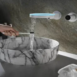 The Blissful Bath Badezimmer-Smarter LED-Badezimmerhahn – Eleganter Wasserhahn im digitalen Design