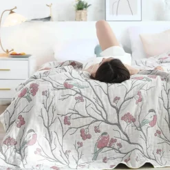 Wrap u0026 Relax Bettzeug-Sommerdecke aus Baumwollgaze – weicher Überwurf mit Blumenmuster für das Schlafsofa