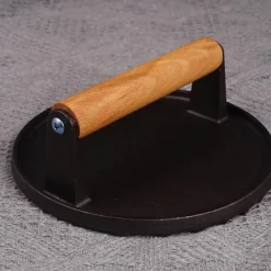 Tom Küche & Esszimmer-Steakpresse aus Gusseisen für perfektes Grillen – BBQ-Tool mit Holzgriff