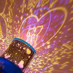 Bright Accents Beleuchtung-Sternenhimmel-Projektorlampe – rotierendes Nachtlicht für eine verträumte Atmosphäre