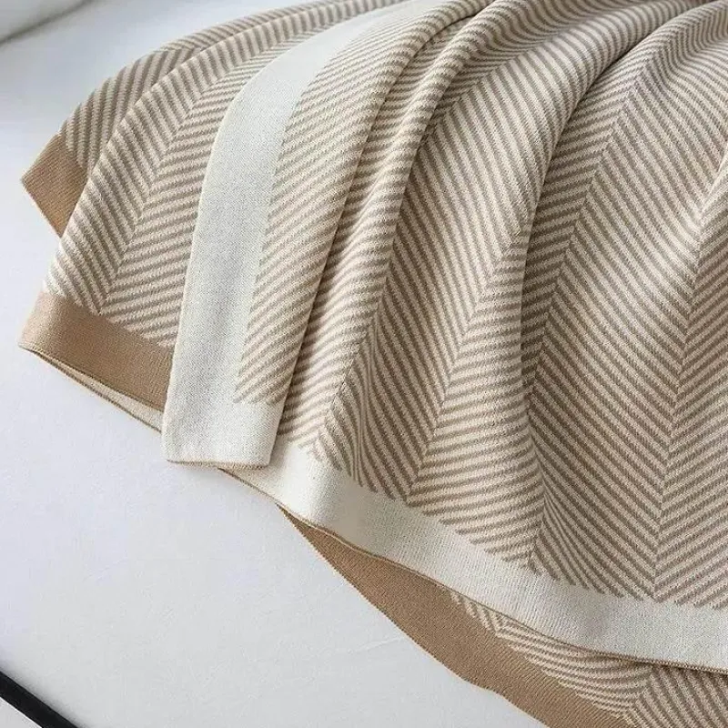 Wrap u0026 Relax Bettzeug-Strickdecke mit nordischen Streifen – gemütlicher, warmer Sofabezug für den Winter