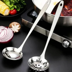 Tom Küche & Esszimmer-Suppenkelle aus Edelstahl mit langem Griff, Sieb – langlebiges Küchenutensil