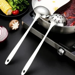 Tom Küche & Esszimmer-Suppenkelle aus Edelstahl mit langem Griff, Sieb – langlebiges Küchenutensil