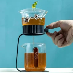 The Decor Haven Küche & Esszimmer-Teekanne aus Glas – Antikes, geheimnisvolles Blattdesign