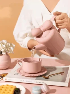 The Cozy Mug Küche & Esszimmer-Teekanne aus Porzellan mit Schleifenknoten-Design – Elegante Teekanne aus Keramik