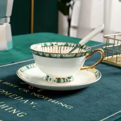 The Cozy Mug Küche & Esszimmer-Teeservice aus Bone China – Teekanne aus Porzellan mit blauen Punkten, Tassen, Milchkännchen, Zuckerdose