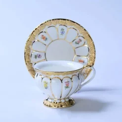 Elegance at the Table Küche & Esszimmer-Teetasse und Untertasse aus Bone China mit Goldprägung – Trinkgeschirr im deutschen Design