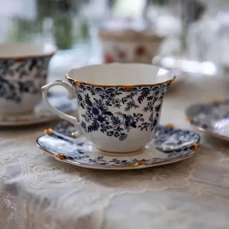 Plates u0026 More Küche & Esszimmer-Teetassen-Set aus Porzellan – Elegante Kaffeetassen mit Untertassen