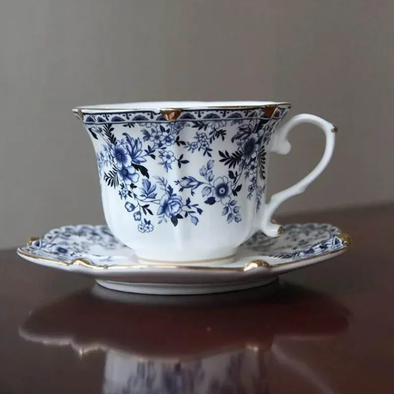 Plates u0026 More Küche & Esszimmer-Teetassen-Set aus Porzellan – Elegante Kaffeetassen mit Untertassen