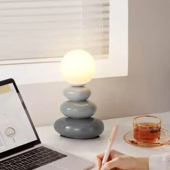 Illuminate Home Beleuchtung-Tischlampe aus gestapelten Steinen – Kreative dekorative Leuchte