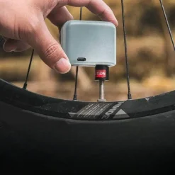 The Outdoor Vault Autozubehör|Automobilindustrie-Tragbarer Reifenfüller – Kompakte wiederaufladbare Luftpumpe