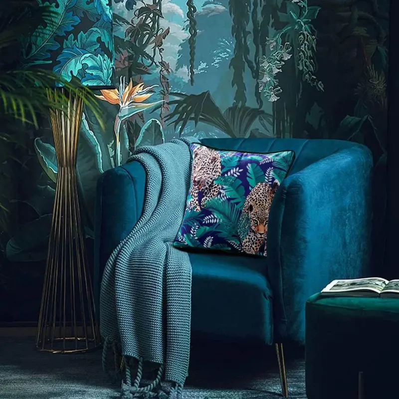 Pillow Haven Bettzeug-Tropischer Kissenbezug aus Samt – Palmenblätter-Tierdruck mit Quasten