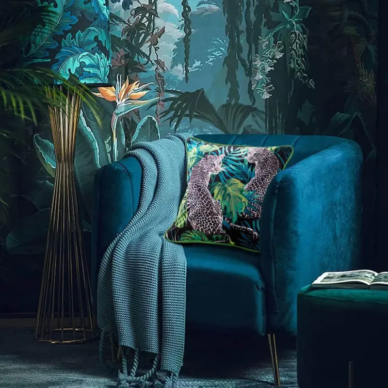 Pillow Haven Bettzeug-Tropischer Kissenbezug aus Samt – Palmenblätter-Tierdruck mit Quasten