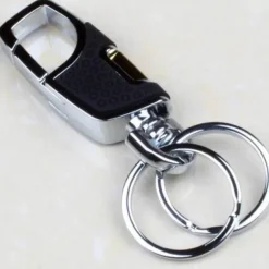 Wild u0026 Free Gear Autozubehör|Automobilindustrie-Twist Design Doppelschalter-Schlüsselanhänger-Clip – elegantes, funktionales Accessoire