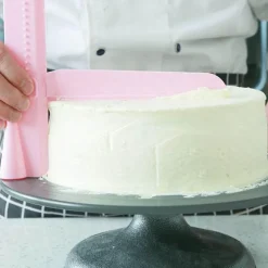 The Culinary Kit Küche & Esszimmer-Verstellbarer Kuchenspatel – Glättungswerkzeug zum Backen