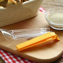 The Culinary Kit Küche & Esszimmer-Verstellbarer Messbecher-Clip – Küchen-Versiegelungswerkzeug