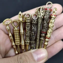 Wilderness Haven Outdoor & Garten|Outdoor-Artikel-Vintage Messing Schlüsselanhänger - Retro Mini Werkzeug Accessoire