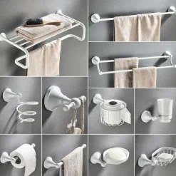 The Blissful Bath Badezimmer-Wandmontiertes Badezimmer-Zubehörhalter-Set – Organizer für Handtücher, Toilettenartikel und Accessoires