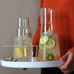 Plates u0026 More Küche & Esszimmer-Wasserkaraffe-Set aus klarem Glas mit Tasse – Trinkgeschirr fürs Bett