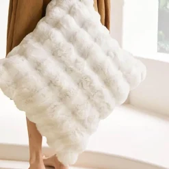 Cozy Cushions Bettzeug-Weiches Dekokissen aus Kunstfell - Genevieve Kissen