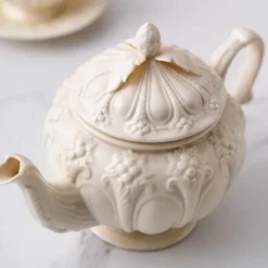 Plates u0026 More Küche & Esszimmer-Weißes Porzellan-Teeservice – Elegante englische Teetassen und Kaffeekanne