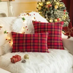 Pillow Haven Bettzeug-Weihnachtlich karierte Kissenhülle - Grünes und rotes Kissen für die Heimdekoration
