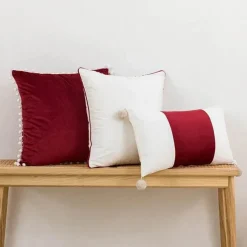 The Cushion Corner Bettzeug-Weihnachtskissenbezug aus Samt – Festliches Dekor mit roter Schleife