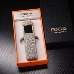 The Outdoor Vault Outdoor-Artikel|Heimwerkzeuge-Wiederaufladbares Feuerzeug mit Strasssteinen – funkelndes tragbares Feuerzeug