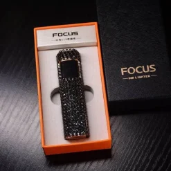 The Outdoor Vault Outdoor-Artikel|Heimwerkzeuge-Wiederaufladbares Feuerzeug mit Strasssteinen – funkelndes tragbares Feuerzeug