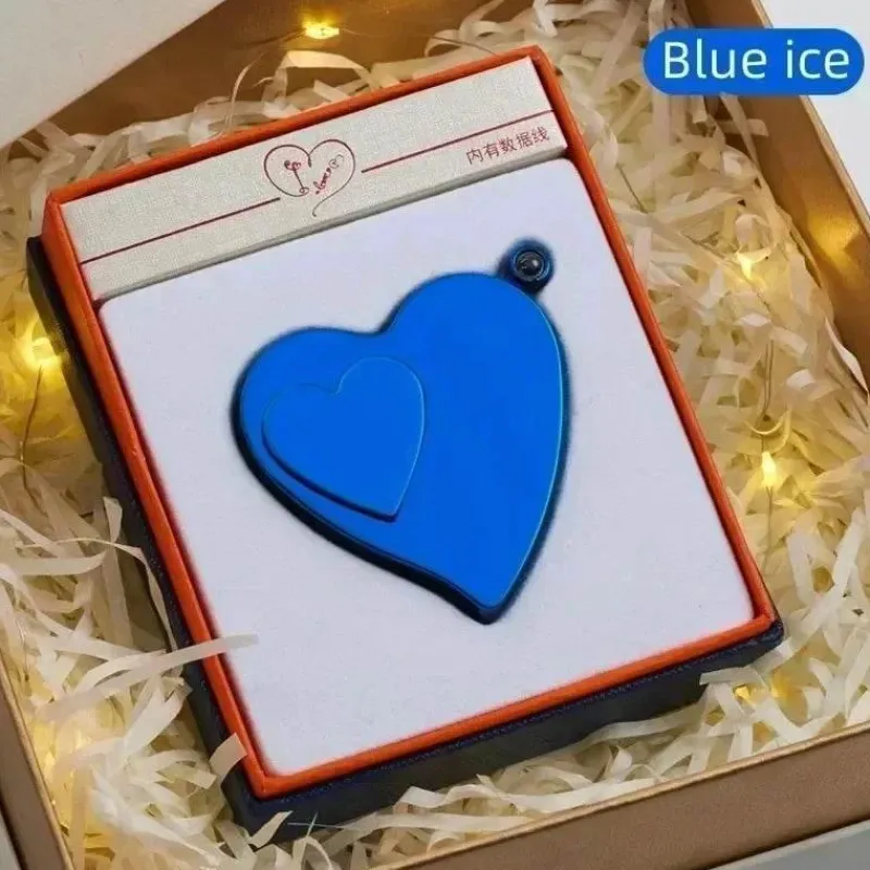 Cozy Living Camping Im Freien|Outdoor-Artikel-Winddichtes Feuerzeug mit Liebesprojektor – Geschenkidee mit ewiger Flamme