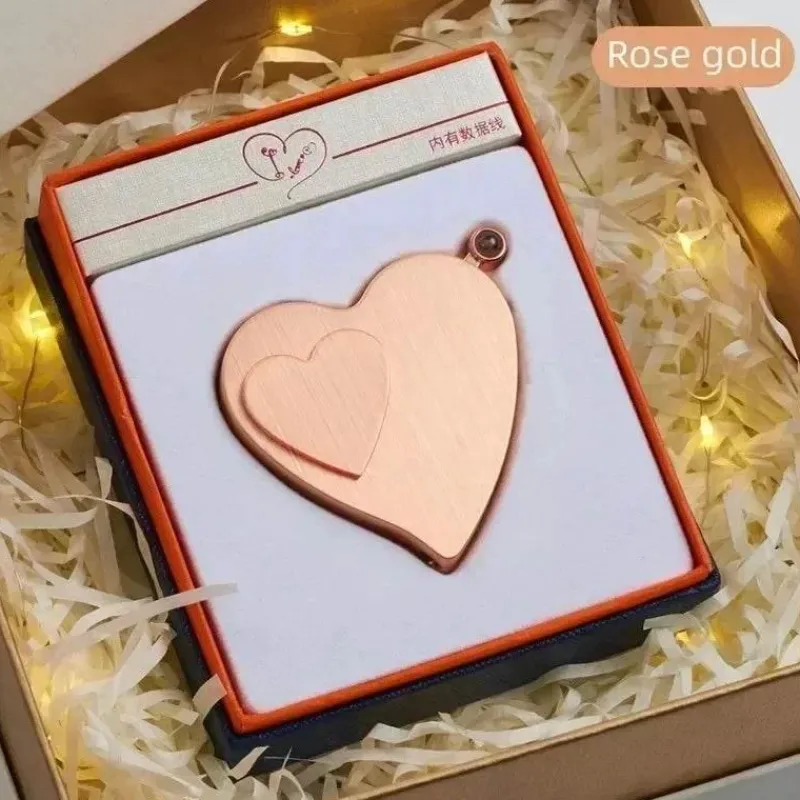 Cozy Living Camping Im Freien|Outdoor-Artikel-Winddichtes Feuerzeug mit Liebesprojektor – Geschenkidee mit ewiger Flamme