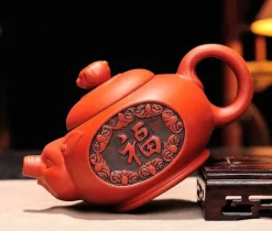 Plates u0026 More Küche & Esszimmer-Yixing-Teekanne aus violettem Ton – handgefertigtes 300-ml-Teeset mit Schweine-Design