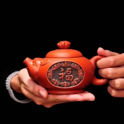 Plates u0026 More Küche & Esszimmer-Yixing-Teekanne aus violettem Ton – handgefertigtes 300-ml-Teeset mit Schweine-Design